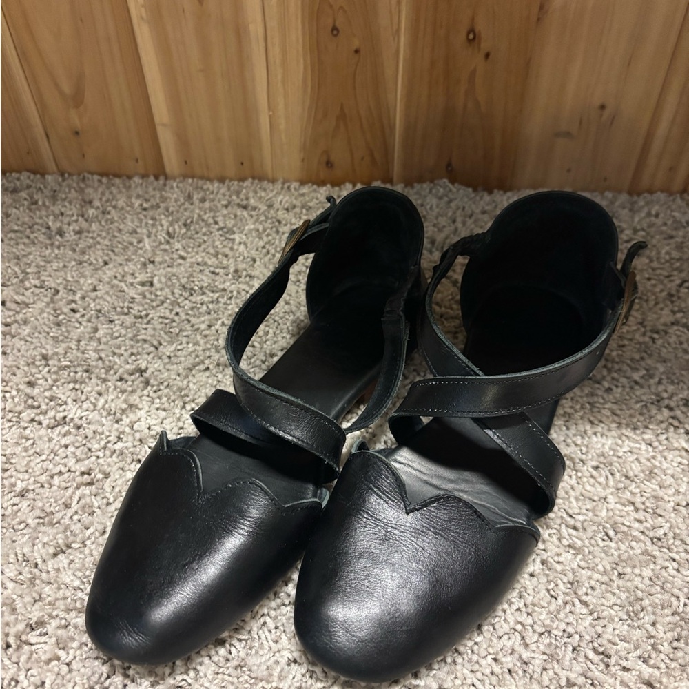 Chic Black Women's Flats